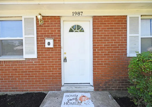 Photo 3 of Single family home for sale at 1987 Mistyhill Dr, Springfield Twp., OH 45240 | MLS# 1892816 | Listing updated on 2026-09-17