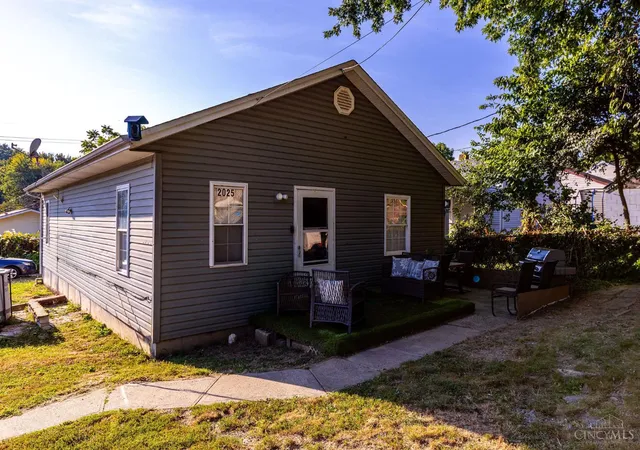Single family home for sale at 2025 Exeter Ave, Fairfield Twp, OH 45015 | MLS# 1892863