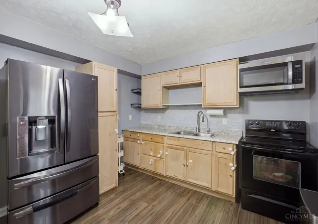 Photo 3 of Single family home for sale at 2025 Exeter Ave, Fairfield Twp, OH 45015 | MLS# 1892863 | Listing updated on 2026-09-04