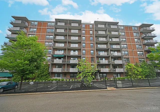 Condo for sale at 1815 Wm H Taft Rd #607, Cincinnati, OH 45206 | MLS# 1892897