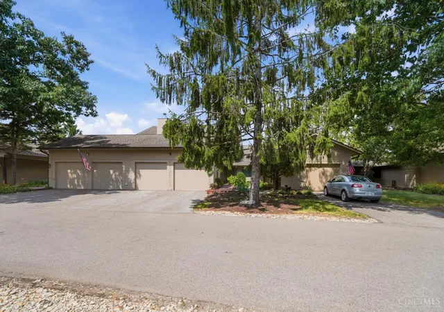 Photo 3 of Sale Pending at 17 White Water, Milford, OH 45150 | MLS# 1892887 | Listing updated on 2026-09-25
