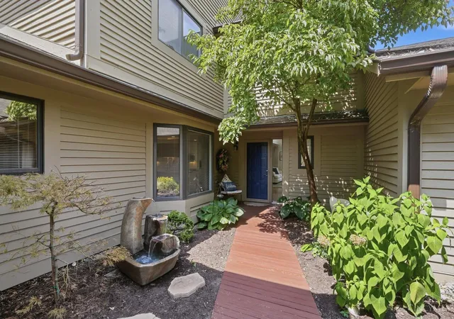 Photo 4 of Sale Pending at 17 White Water, Milford, OH 45150 | MLS# 1892887 | Listing updated on 2026-09-25