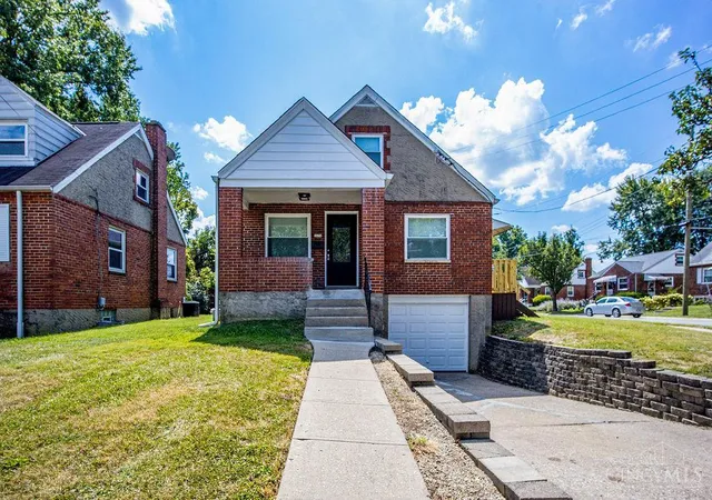 Photo 1 of Single family home for sale at 3676 Allview Cir, Cincinnati, OH 45238 | MLS# 1892895 | Listing updated on 2026-09-12