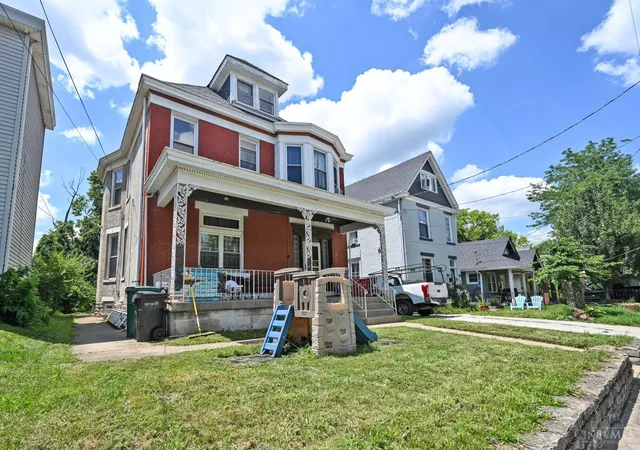 Photo 2 of Sale Pending at 935 Woodlawn Ave, Cincinnati, OH 45205 | MLS# 1892914 | Listing updated on 2026-09-14
