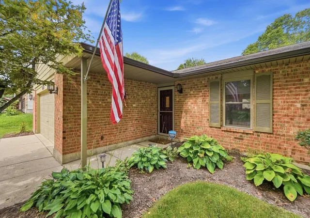 Photo 2 of Single family home for sale at 10091 Broken Woods Dr, Miami Twp, OH 45342 | MLS# 1892794 | Listing updated on 2026-09-12