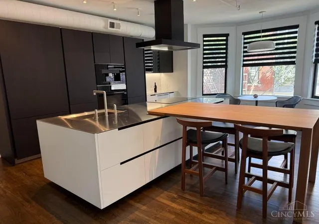 Photo 3 of Condo for sale at 14 W 14th Street #202, Cincinnati, OH 45202 | MLS# 1892920 | Listing updated on 2026-09-14