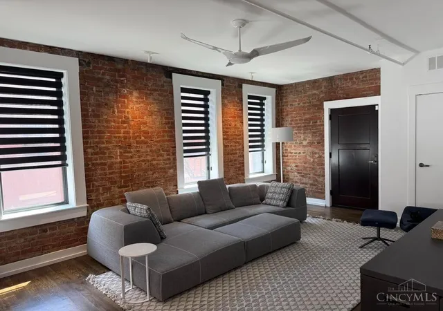 Listing Photo 5 - Condo for sale in building located at 14 W 14th St, Cincinnati, OH 45202 - Unit #202
