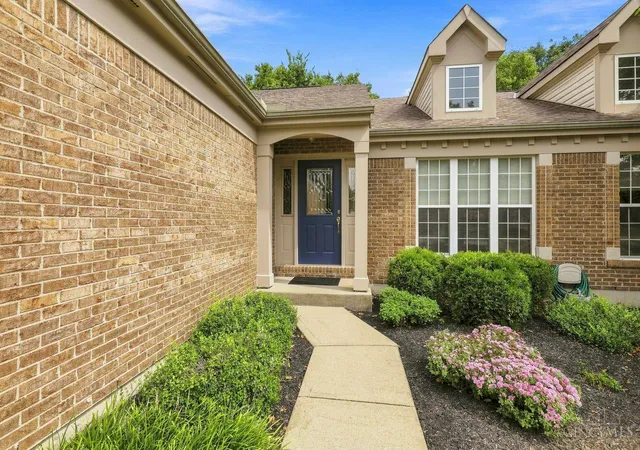 Photo 2 of Single family home for sale at 5638 Glenbrook Ct, Mason, OH 45040 | MLS# 1892922 | Listing updated on 2026-09-14