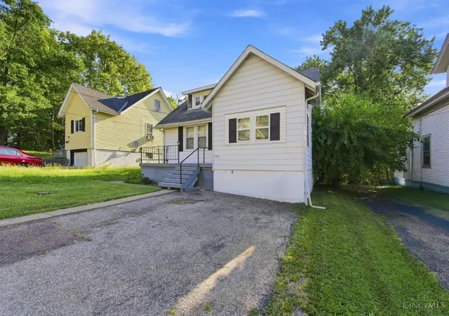 Photo 2 of Single family home for sale at 1406 Beech Ave, Cincinnati, OH 45205 | MLS# 1892933 | Listing updated on 2026-09-05
