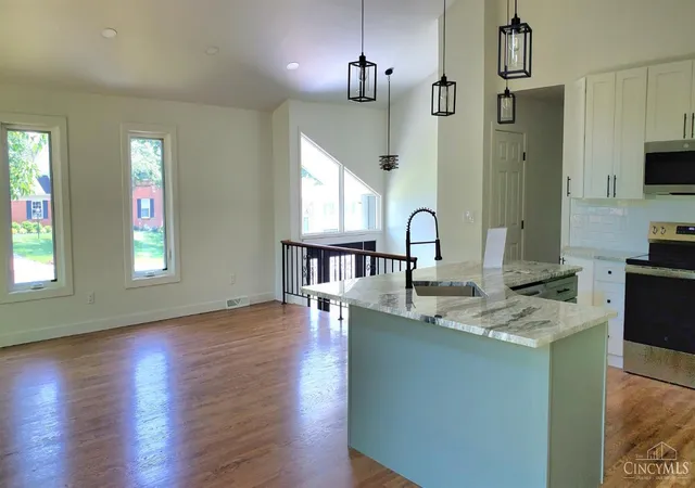 Photo 3 of Single family home for sale at 2559 Concordgreen Dr, Anderson Twp, OH 45244 | MLS# 1889296 | Listing updated on 2026-09-08