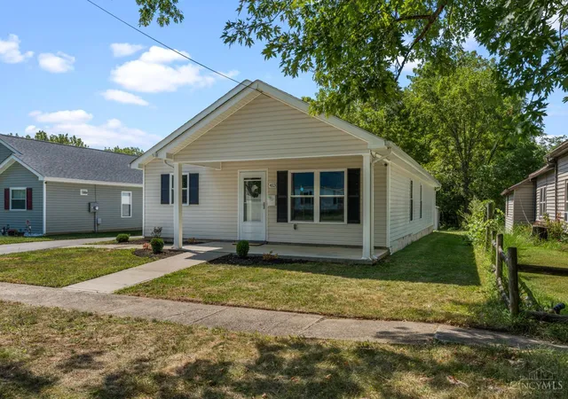Photo 3 of Single family home for sale at 413 S Mulberry St, Wilmington, OH 45177 | MLS# 1892849 | Listing updated on 2026-09-08