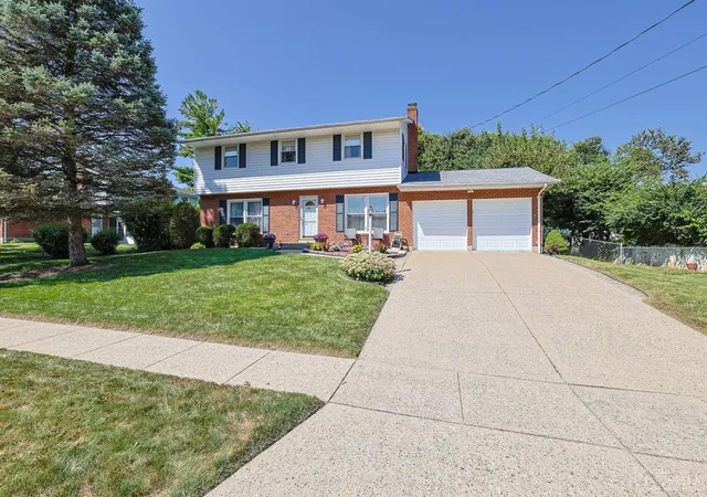 Photo 2 of Single family home for sale at 5653 Christine Dr, Fairfield, OH 45014 | MLS# 1892883 | Listing updated on 2026-09-14