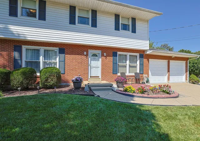 Photo 3 of Single family home for sale at 5653 Christine Dr, Fairfield, OH 45014 | MLS# 1892883 | Listing updated on 2026-09-14