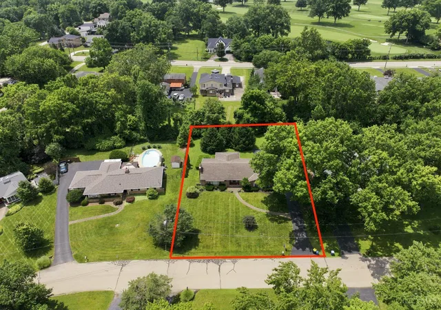 Photo 3 of Single family home for sale at 6555 Rollymeade Dr, Madeira, OH 45243 | MLS# 1892954 | Listing updated on 2026-09-18
