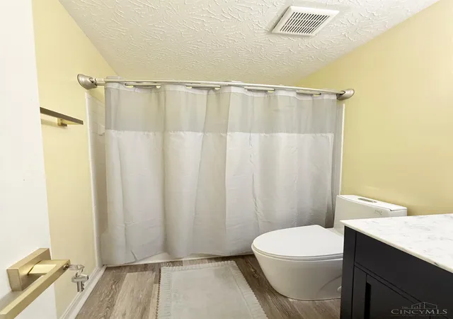 Listing Photo 5 - Condo for sale in building located at 7912 Jessies, Hamilton, OH 45011 - Unit #304