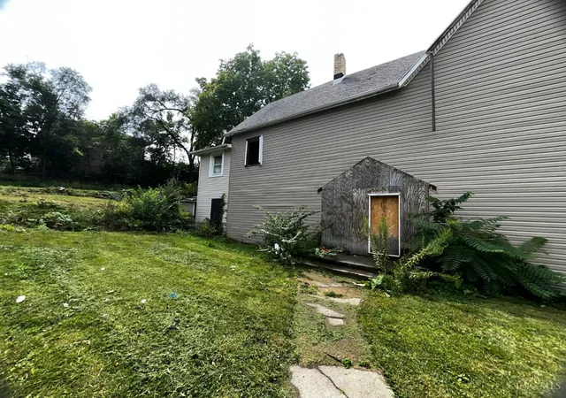 Listing Photo 2 - Condo for sale in building located at 332 Burkhardt Ave, Dayton, OH 45403 - Unit #