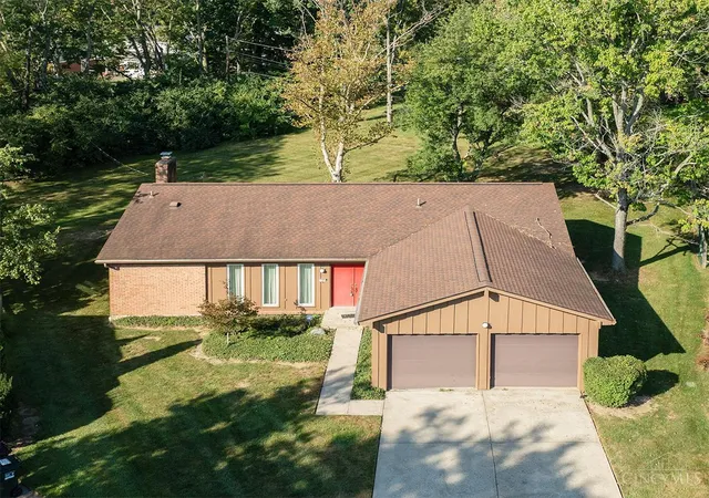 Photo 1 of Sale Pending at 1585 Silverglade Ct, Springfield Twp., OH 45240 | MLS# 1892673 | Listing updated on 2026-09-17