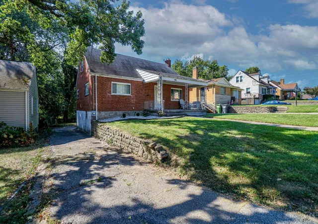 Photo 3 of Single family home for sale at 3695 Lakewood Dr, Green Twp, OH 45248 | MLS# 1892960 | Listing updated on 2026-09-14