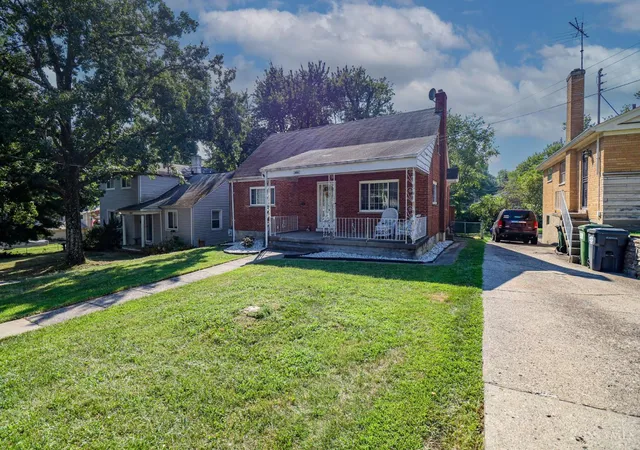Photo 3 of Single family home for sale at 3695 Lakewood Dr, Green Twp, OH 45248 | MLS# 1892960 | Listing updated on 2026-09-14
