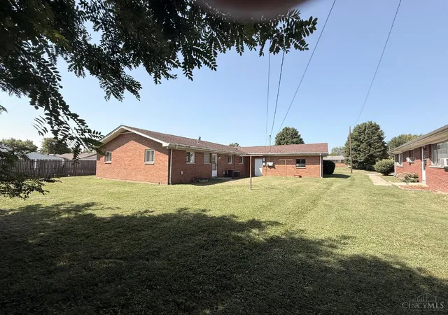 Listing Photo 4 - Condo for sale in building located at 905 Lamberton St, Middletown, OH 45044