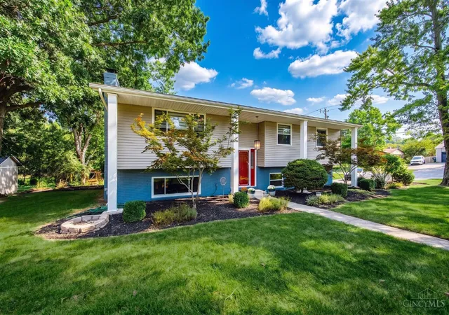 Photo 3 of Sale Pending at 5713 Winton Rd, Fairfield, OH 45014 | MLS# 1892563 | Listing updated on 2026-09-11