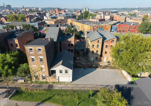 Listing Photo 5 - Condo for sale in building located at 114 E Mcmicken Ave, Cincinnati, OH 45202