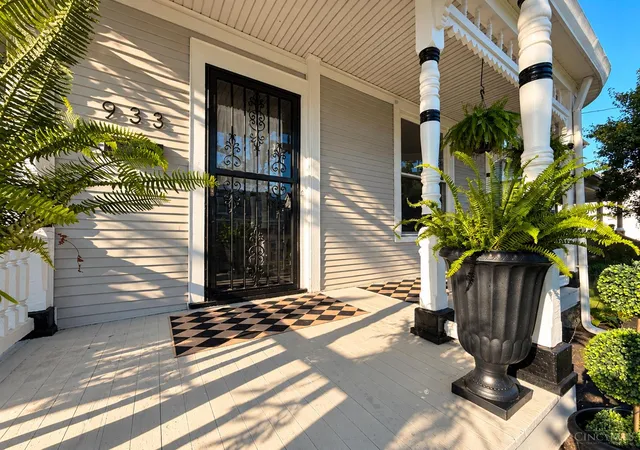 Photo 3 of Single family home for sale at 933 Dayton St, Hamilton, OH 45011 | MLS# 1892878 | Listing updated on 2026-09-11