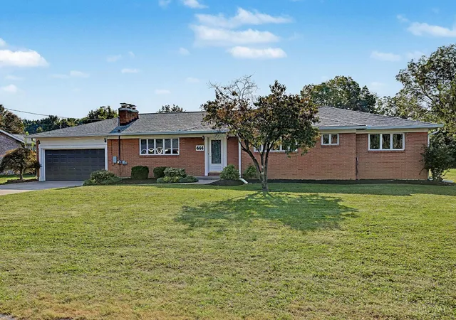Photo 2 of Sale Pending at 444 W Lomar Dr, Carlisle, OH 45005 | MLS# 1892885 | Listing updated on 2026-09-12