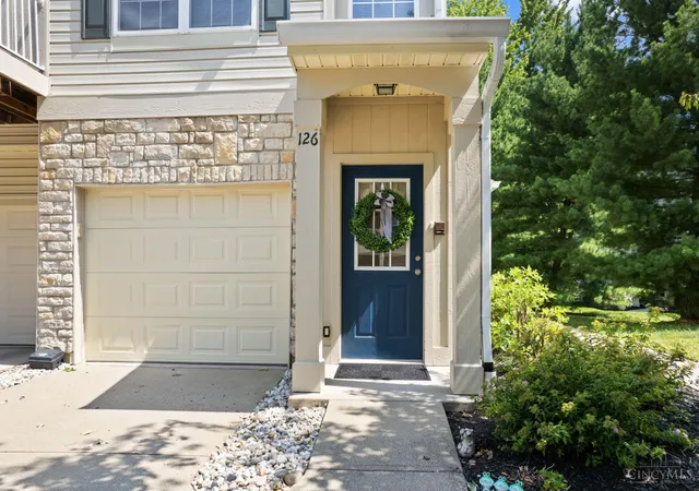 Photo 3 of Condo for sale at 126 Tall Trees Dr, Batavia Twp, OH 45102 | MLS# 1893039 | Listing updated on 2026-09-08