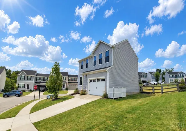 Photo 2 of Single family home for sale at 101 Xing Way Ct, New Richmond, OH 45157 | MLS# 1893052 | Listing updated on 2026-09-08
