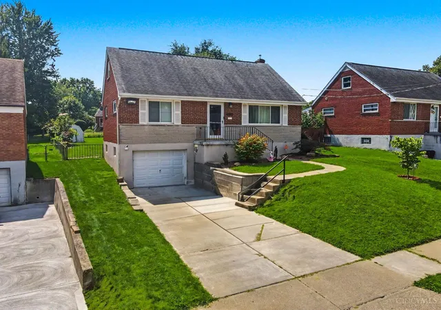 Photo 3 of Single family home for sale at 5345 Plumridge Dr, Delhi Twp, OH 45238 | MLS# 1893032 | Listing updated on 2026-09-11