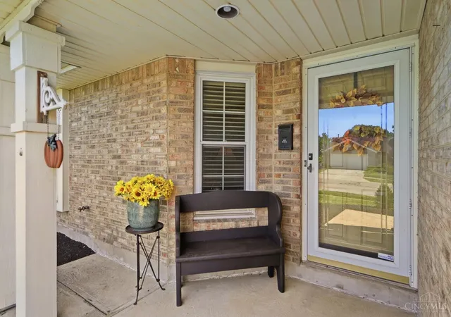Photo 3 of Single family home for sale at 1865 Rosina Dr, Miamisburg, OH 45342 | MLS# 1892411 | Listing updated on 2026-09-12