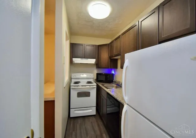 Photo 3 of Condo for sale at 4908 Chalet Dr #403, St Bernard, OH 45217 | MLS# 1893047 | Listing updated on 2026-09-07