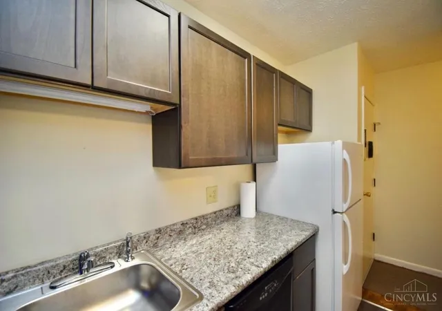 Photo 4 of Condo for sale at 4908 Chalet Dr #403, St Bernard, OH 45217 | MLS# 1893047 | Listing updated on 2026-09-07
