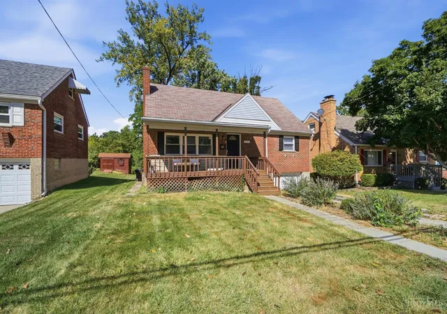 Photo 3 of Single family home for sale at 1231 Thurnridge Dr, Reading, OH 45215 | MLS# 1893087 | Listing updated on 2026-09-16
