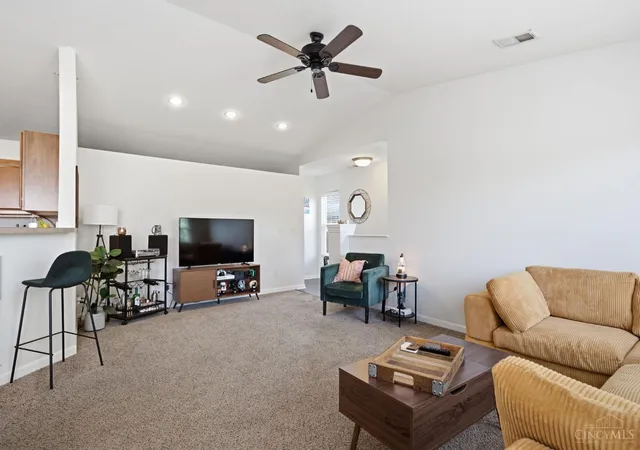 Listing Photo 5 - Condo for sale in building located at 362 Legacy, Harrison, OH 45030