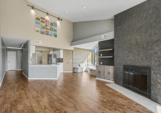Listing Photo 4 - Condo for sale in building located at 500 Mt Hope, Cincinnati, OH 45204 - Unit #404