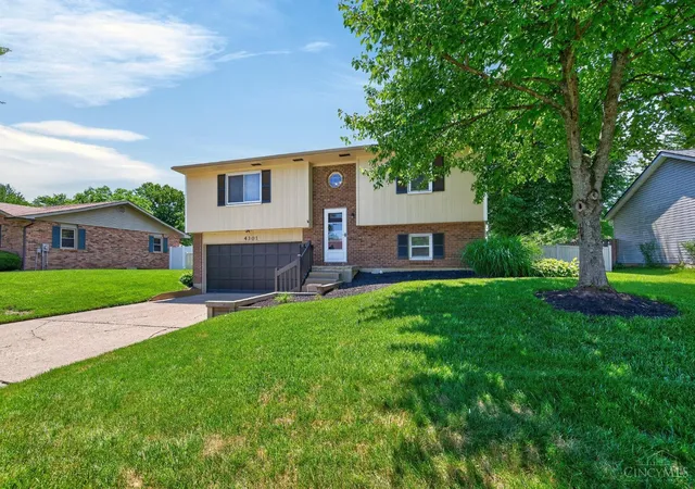 Photo 3 of Sale Pending at 4301 Post Rail Ln, Franklin Twp, OH 45005 | MLS# 1893102 | Listing updated on 2026-09-16