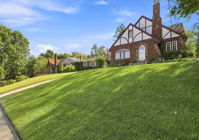 Photo 3 of Sale Pending at 3112 Epworth Ave, Cincinnati, OH 45211 | MLS# 1892501 | Listing updated on 2026-09-10