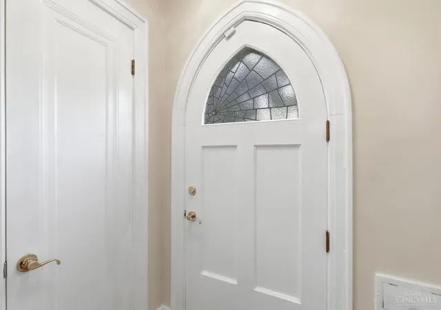 Photo 4 of Sale Pending at 3112 Epworth Ave, Cincinnati, OH 45211 | MLS# 1892501 | Listing updated on 2026-09-10