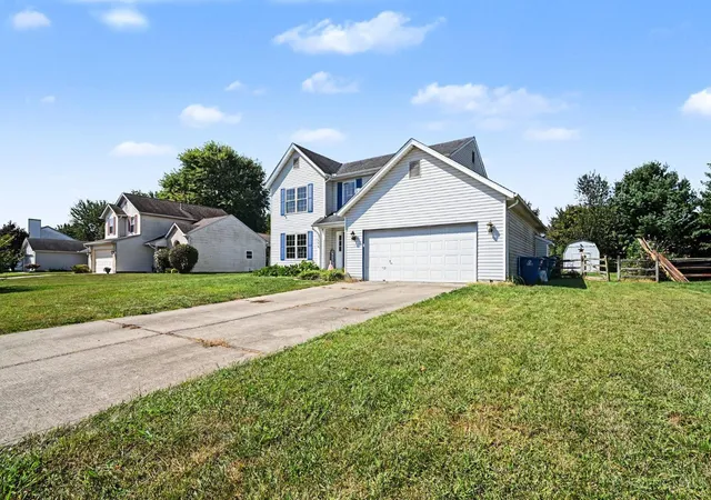 Photo 3 of Sale Pending at 3895 Little Crk Dr, Batavia Twp, OH 45102 | MLS# 1893093 | Listing updated on 2026-09-30