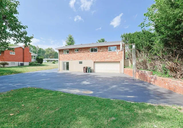 Photo 34 of Single family home for sale at 2079 Arrowood Pl, Springfield Twp., OH 45231 | MLS# 1893104 | Listing updated on 2026-09-11