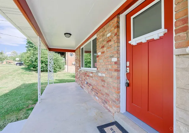 Photo 2 of Single family home for sale at 2079 Arrowood Pl, Springfield Twp., OH 45231 | MLS# 1893104 | Listing updated on 2026-09-11