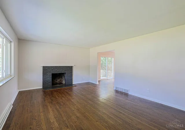 Photo 4 of Single family home for sale at 2079 Arrowood Pl, Springfield Twp., OH 45231 | MLS# 1893104 | Listing updated on 2026-09-11