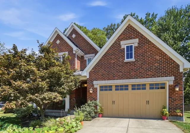 Photo 2 of Single family home for sale at 7329 English Garden Ln, Anderson Twp, OH 45230 | MLS# 1892951 | Listing updated on 2026-09-11