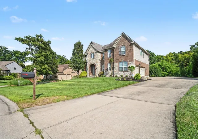 Photo 3 of Single family home for sale at 5118 Oak Brk Dr, Union Twp, OH 45244 | MLS# 1892552 | Listing updated on 2026-09-22