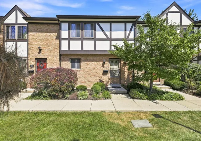Photo 2 of Townhouse for sale at 9416 Haddington Ct, Colerain Twp, OH 45251 | MLS# 1893142 | Listing updated on 2026-09-15