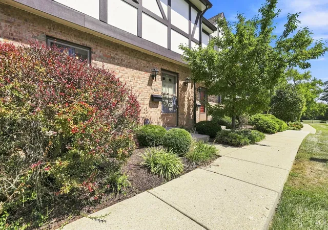 Photo 3 of Townhouse for sale at 9416 Haddington Ct, Colerain Twp, OH 45251 | MLS# 1893142 | Listing updated on 2026-09-15