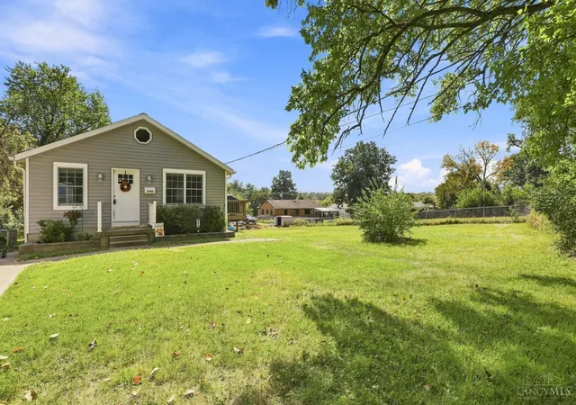 Photo 3 of Sale Pending at 3704 Crestnoll Ln, Green Twp, OH 45211 | MLS# 1892899 | Listing updated on 2026-09-11