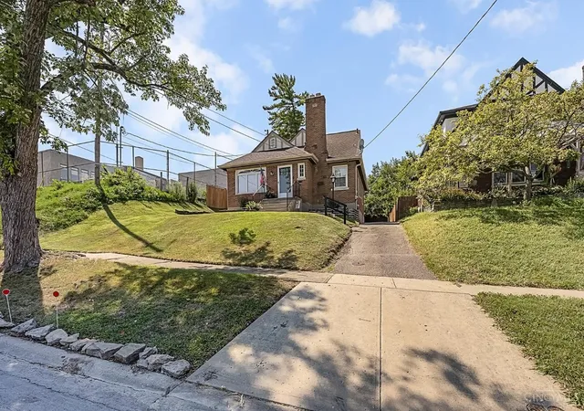 Photo 3 of Single family home for sale at 3333 Meyer Pl, Cincinnati, OH 45211 | MLS# 1893162 | Listing updated on 2026-09-08